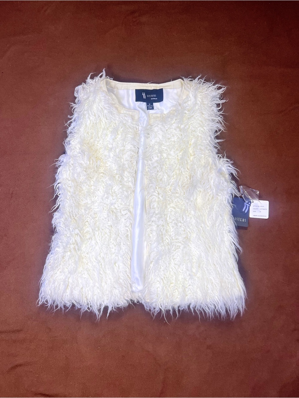 NWT Sisters Size M Long Line Shaggy Cream Faux Fur Vest Warm Cozy Boho Hippie